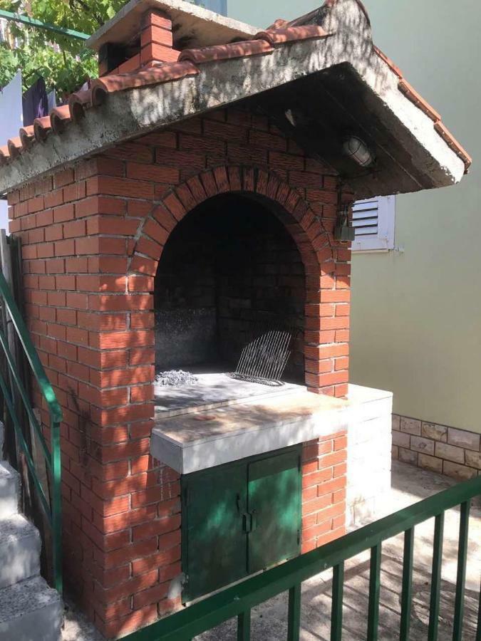 Apartmani Atila Damir Omiš Exteriér fotografie