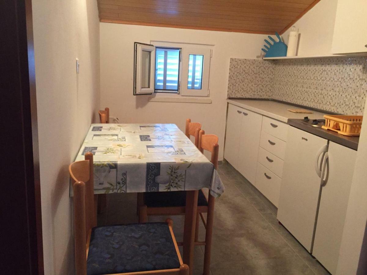 Apartmani Atila Damir Omiš Exteriér fotografie